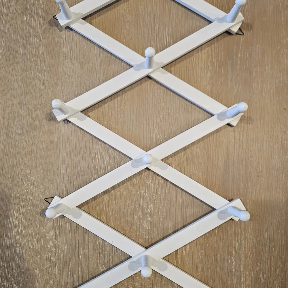 Skoloo White Expandable Wall Rack